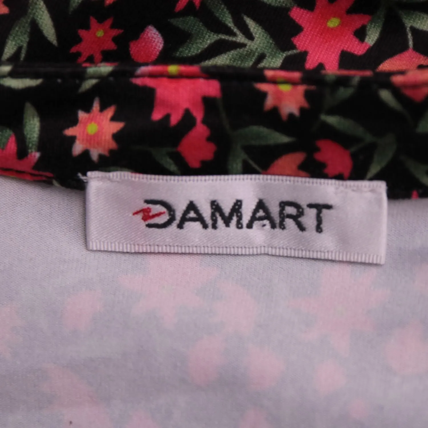 Чёрная блузка Damart с цветочным принтом, размер 44 (S/M)