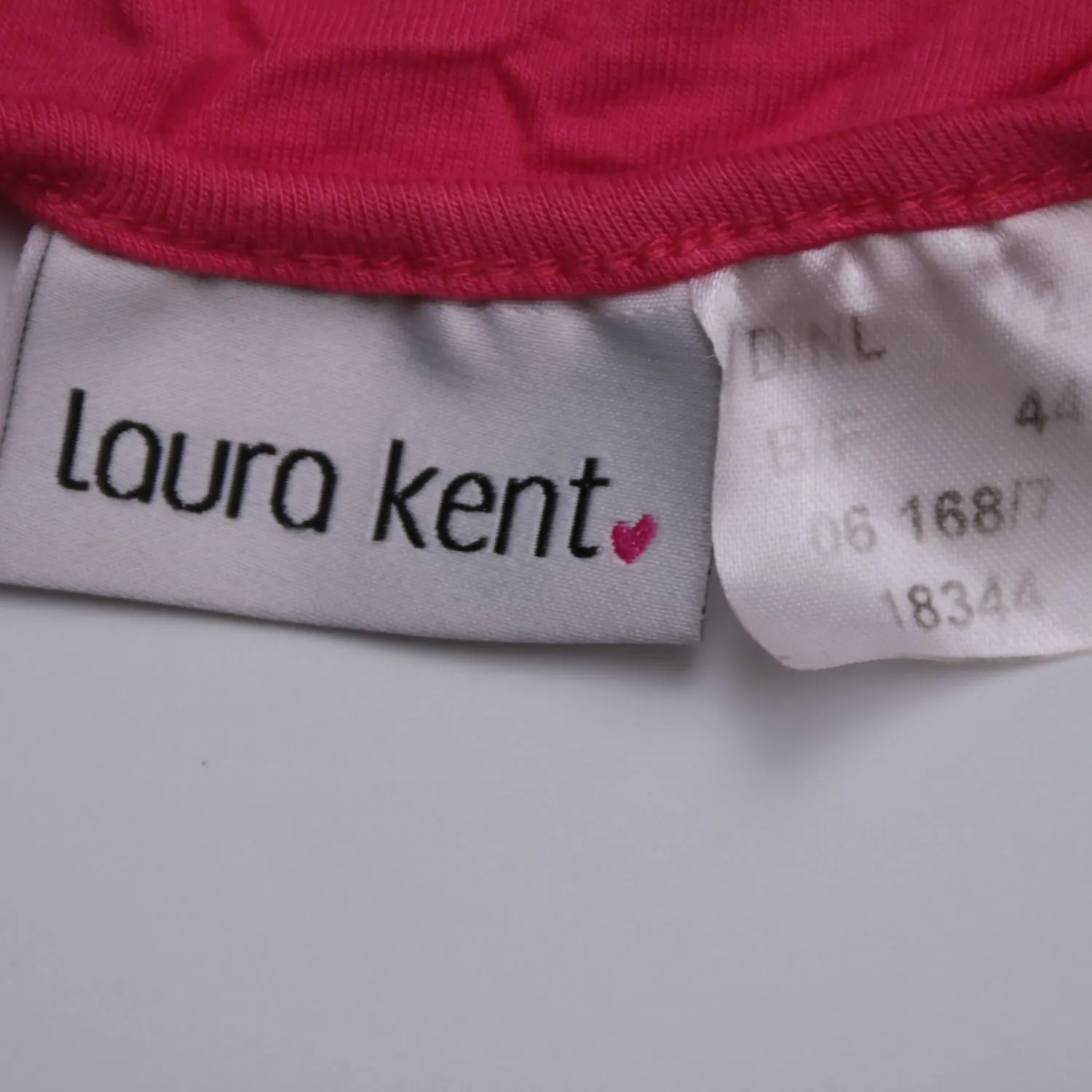 футболка Laura Kent